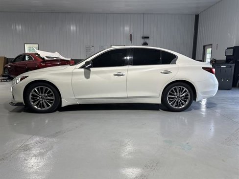 Used 2018 INFINITI Q50 Luxe w/ All Weather Package (L93) image 4