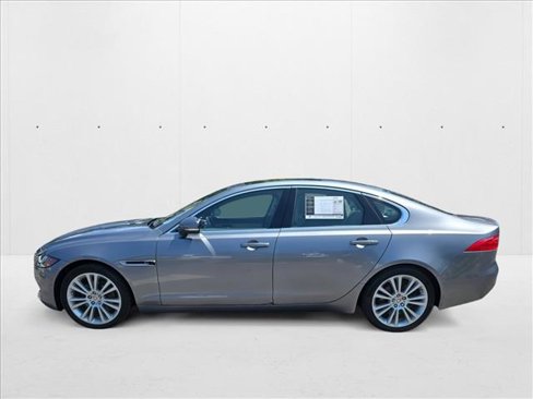 Used 2020 Jaguar XF Premium image 8