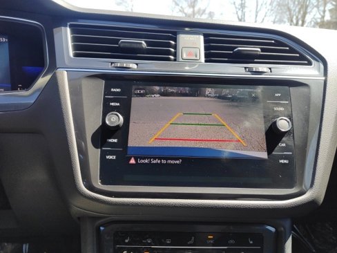 Used 2022 Volkswagen Tiguan SE image 31