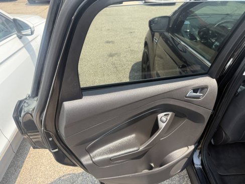 Used 2016 Ford Escape SE image 12