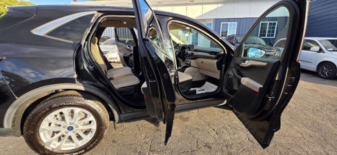 Used 2020 Ford Escape SE image 10