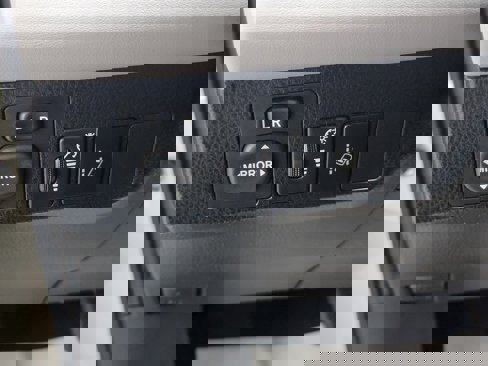Used 2017 Toyota RAV4 Limited image 18