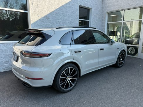 Used 2021 Porsche Cayenne Turbo S image 23