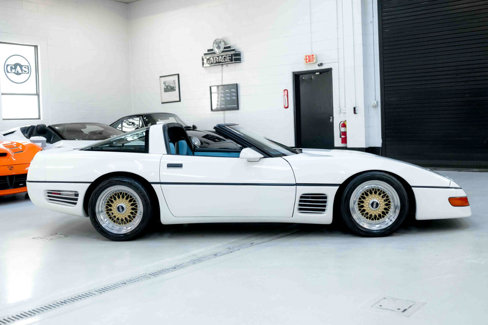 Used 1987 Chevrolet Corvette Coupe image 11