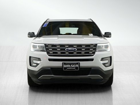 Used 2016 Ford Explorer XLT w/ Equipment Group 201A image 8