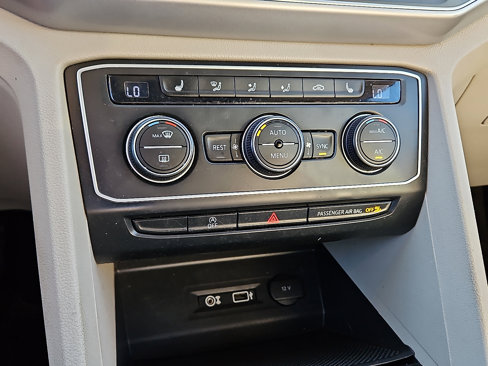 Used 2019 Volkswagen Atlas SE w/ Panoramic Sunroof Package image 15