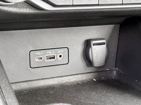 Certified 2022 Nissan Sentra SV image 32