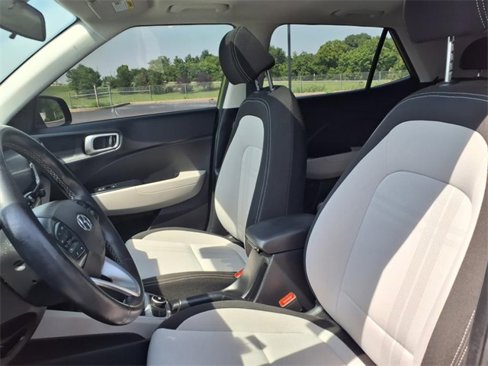 Used 2022 Hyundai Venue SEL image 9