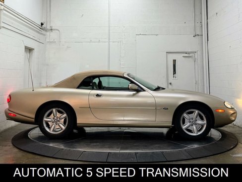 Used 1999 Jaguar XK8 Convertible image 26