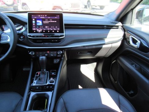 Used 2024 Jeep Compass Trailhawk image 15