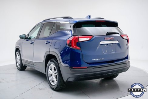 Used 2022 GMC Terrain SLE w/ Driver Convenience Package image 3
