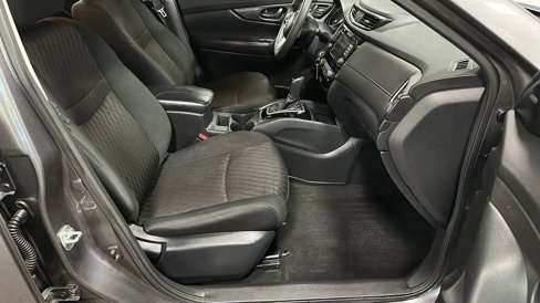Used 2020 Nissan Rogue S image 16