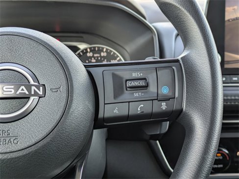 Used 2023 Nissan Rogue SV image 27