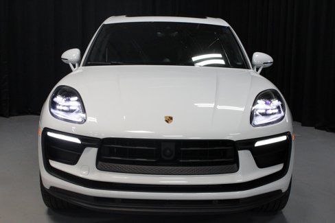 Certified 2024 Porsche Macan image 10