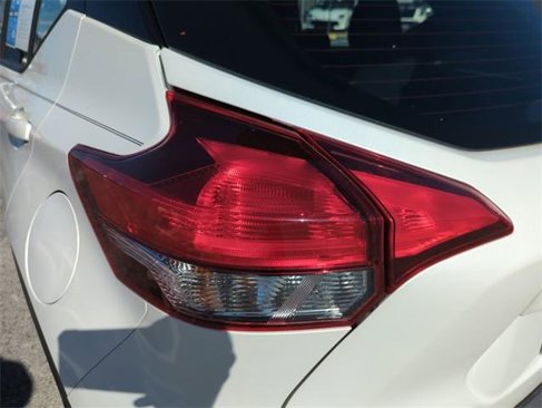 Certified 2020 Nissan Kicks SR w/ Exterior Package image 14