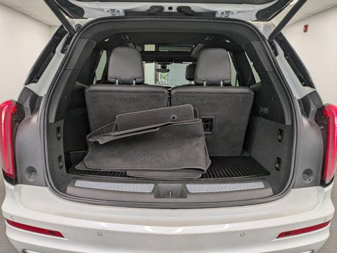 Used 2022 Cadillac XT6 Premium Luxury w/ Technology Package image 24
