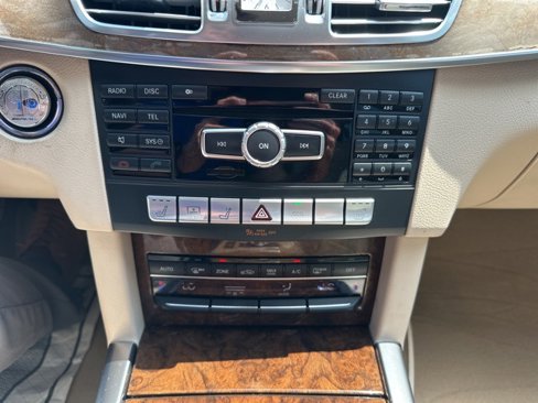 Used 2014 Mercedes-Benz E 350 Sedan image 16