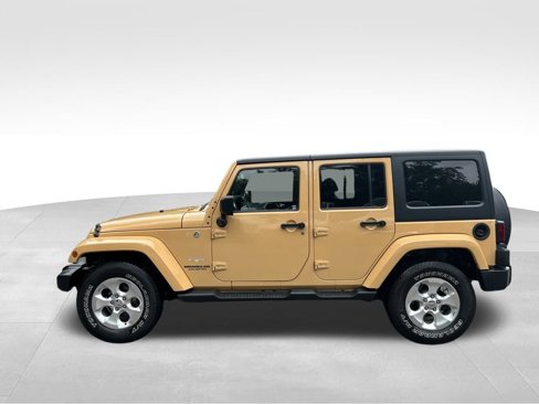 Used 2013 Jeep Wrangler Unlimited Sahara w/ Connectivity Group image 3