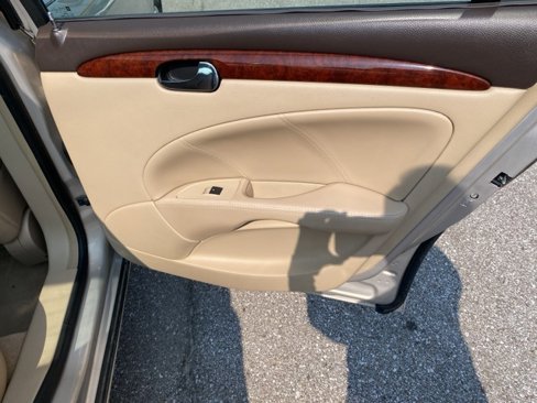 Used 2008 Buick Lucerne CXL w/ Ultra Confidence Package image 24