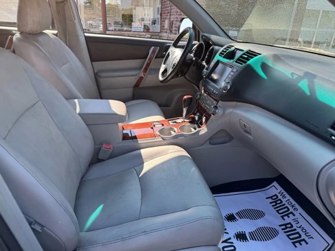 Used 2011 Toyota Highlander Limited w/ Tow Pkg image 26