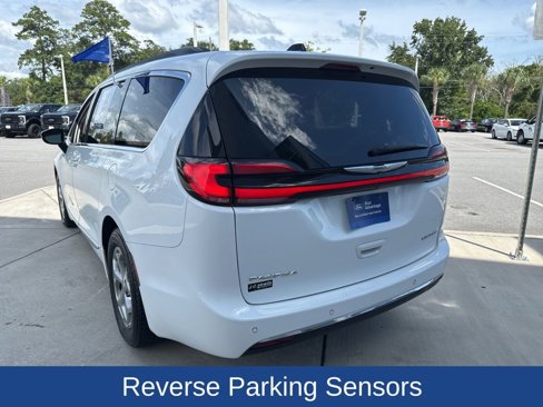 Used 2023 Chrysler Pacifica Limited image 7