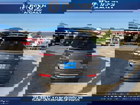 New 2025 Jeep Grand Cherokee L Limited w/ Trailer Tow Package image 4