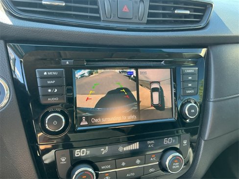 Used 2018 Nissan Rogue SV w/ Premium Package image 21