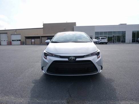 Used 2025 Toyota Corolla LE image 9