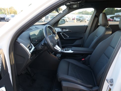Used 2023 BMW X1 xDrive28i image 16