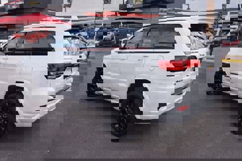 Used 2020 Jeep Grand Cherokee Altitude image 4