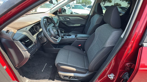 Used 2023 Nissan Rogue SV image 15