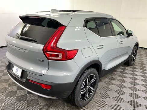 New 2025 Volvo XC40 B5 Core w/ Climate Package image 6