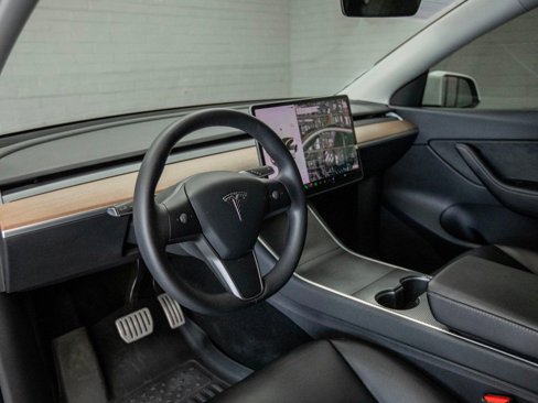 Used 2020 Tesla Model Y Performance image 18