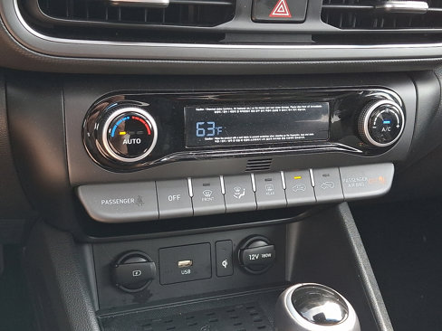 Used 2022 Hyundai Kona SEL w/ Convenience Package image 21