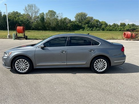 Used 2016 Volkswagen Passat 1.8T SE image 10