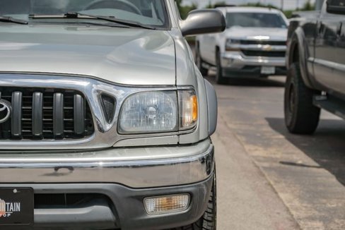 Used 2002 Toyota Tacoma 4x4 Regular Cab image 40