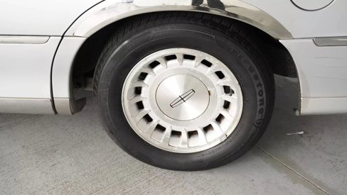 Used 1998 Lincoln Town Car Executive image 23