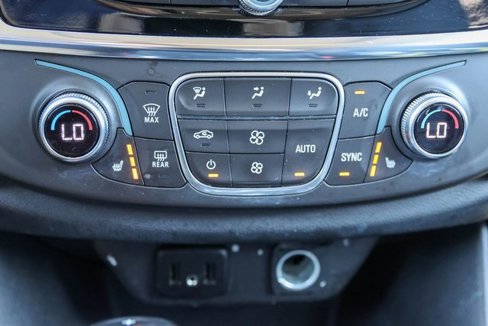 Used 2018 Chevrolet Traverse LT image 29