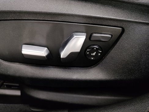 Used 2022 BMW 530e w/ Convenience Package image 13