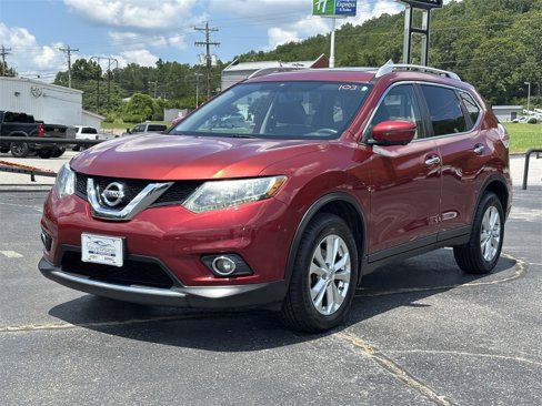 Used 2016 Nissan Rogue SV image 2