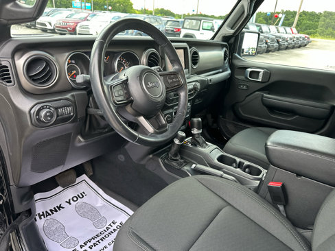 Used 2022 Jeep Gladiator Sport image 13