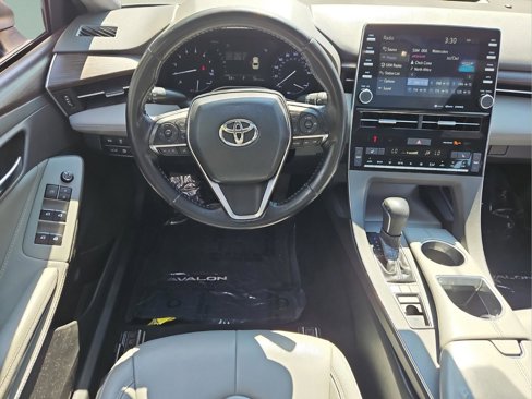 Used 2019 Toyota Avalon XLE image 13