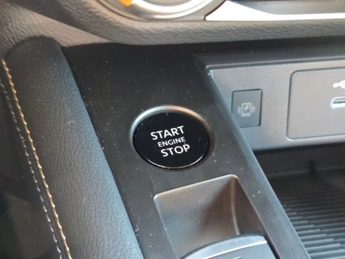 New 2025 Nissan Kicks SV w/ SV Premium Package image 32