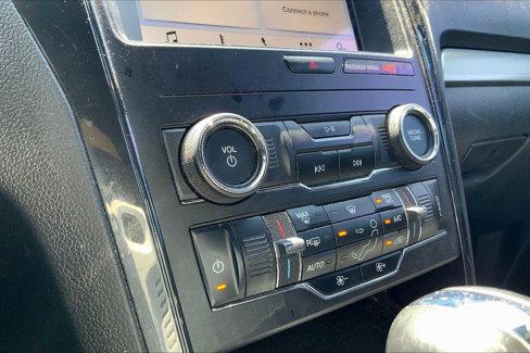 Certified 2019 Ford Explorer XLT w/ Equipment Group 201A image 32