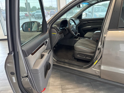 Used 2012 Hyundai Santa Fe SE image 11