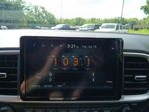 Used 2021 Hyundai Venue SEL w/ Premium Package image 16