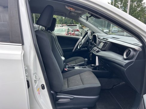 Used 2018 Toyota RAV4 LE image 16