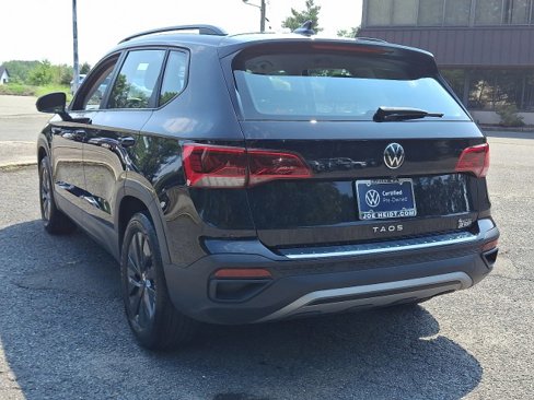 Certified 2022 Volkswagen Taos S image 8