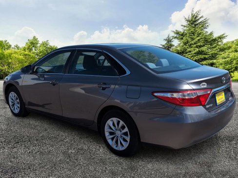 Used 2015 Toyota Camry LE image 5