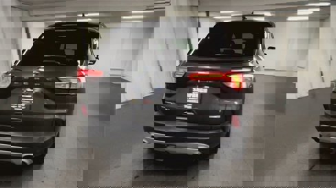 Used 2020 Ford Escape Titanium image 40